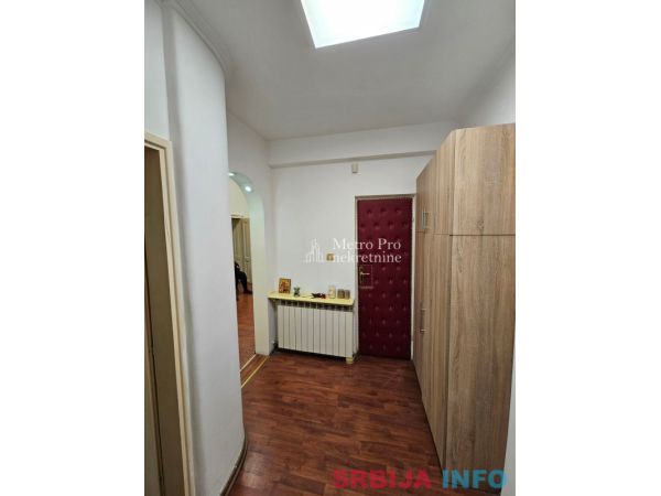 Dvoiposoban stan na prodaju, Slavija, 42m2 + 15m2 terasa