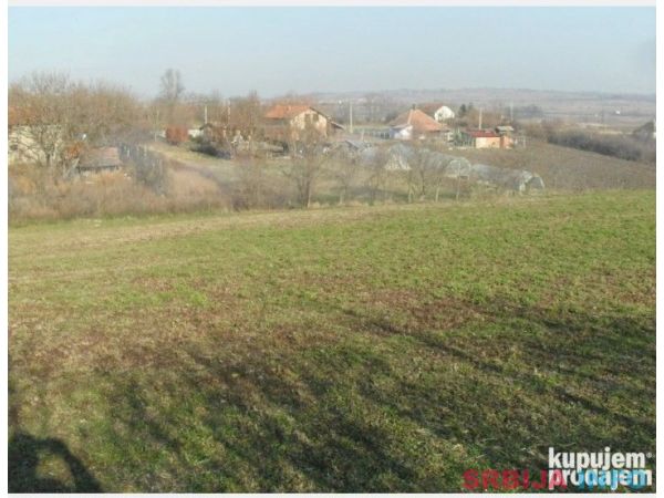 Gradjevinski plac - potencijal za investiciju 