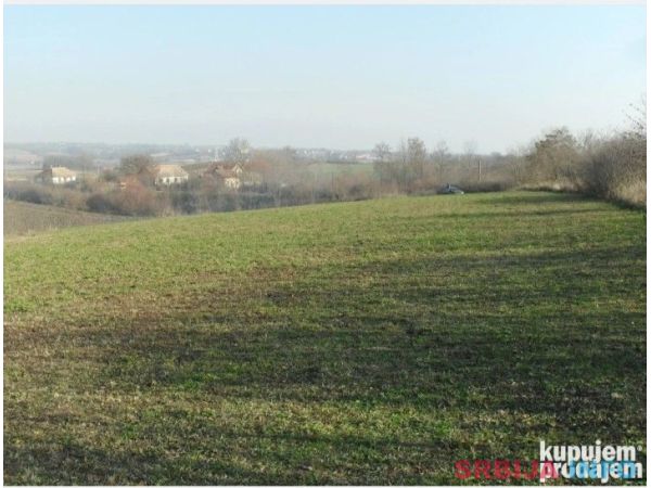 Gradjevinski plac - potencijal za investiciju 