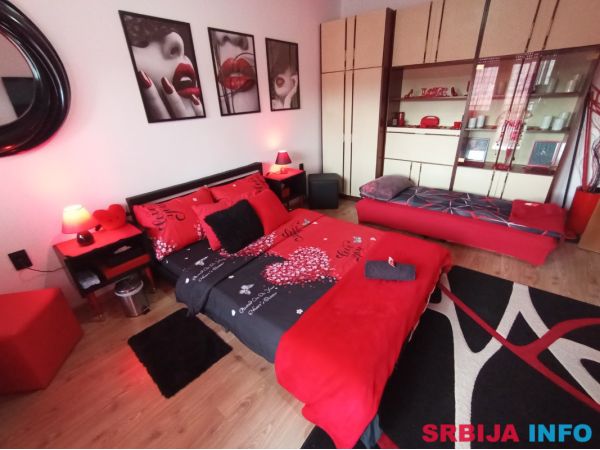 Red&Black Apartman za parove - Senta