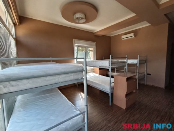 Izdaje se sme&scaron;taj za radnike &ndash; Zelengorska 2, Zemun