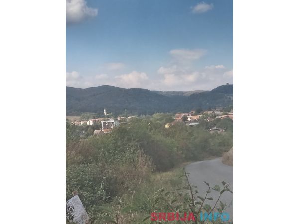 Prodajem plac u Vrdniku