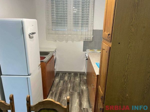 Izdajem smestaj za radnike Jarkovci-Indjija