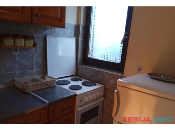Prodajem kucu na Zlatiboru