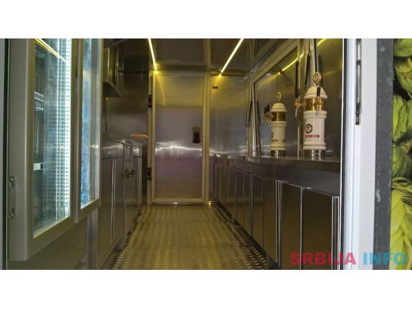 Pivnica i restoran na tockovima