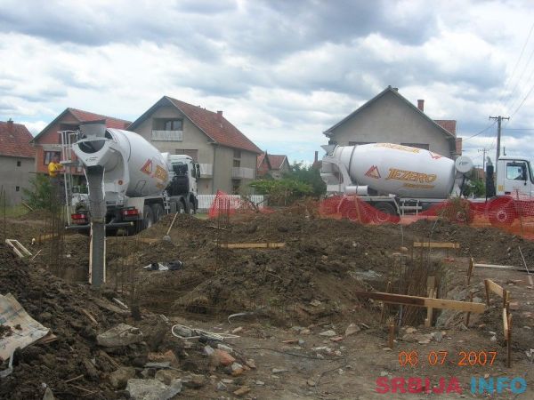 Poslovno Stambeni objekat 75000 E