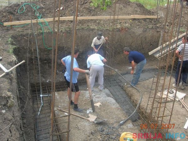 Poslovno Stambeni objekat 75000 E