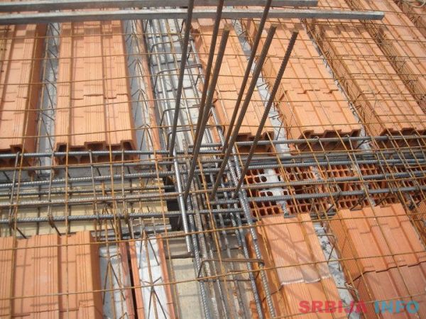 Poslovno Stambeni objekat 75000 E