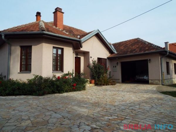 Kuća 177m2+34m2&mdash;Direktna prodaja-Jabuka*