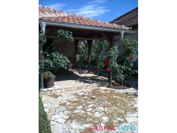 Kuća 177m2+34m2&mdash;Direktna prodaja-Jabuka*