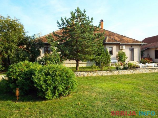 Kuća 177m2+34m2&mdash;Direktna prodaja-Jabuka*