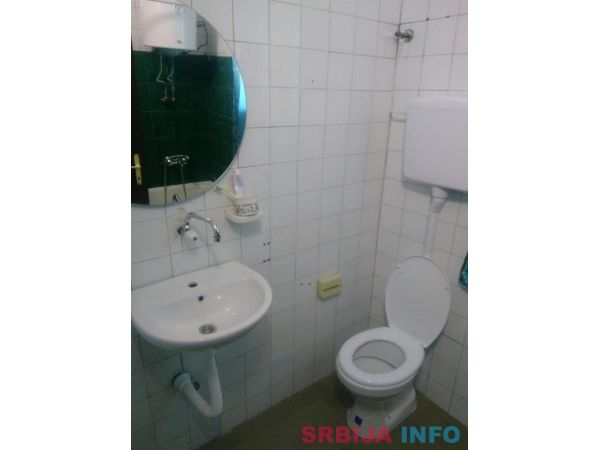 Prodajem kuću u Velikom Gradi&scaron;tu ili menjam za stan u Beogra