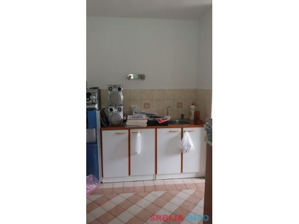 Stan na prodaju-Medak III