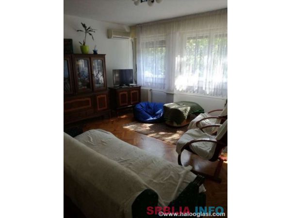 Stan na Novom Beogradu 71m2