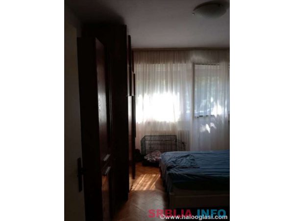 Stan na Novom Beogradu 71m2