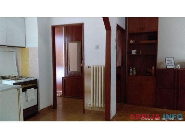 Stan na Novom Beogradu 71m2