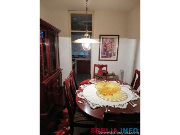 Prodaja stana u Rumi