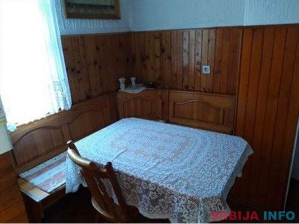 Prodajem kucu na Ub-u, kompletno namestena