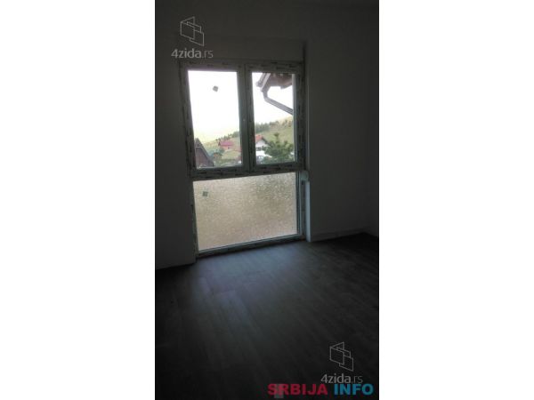 Prodajem povoljno apartman na Zlatiboru