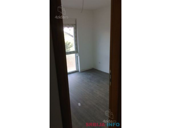 Prodajem povoljno apartman na Zlatiboru