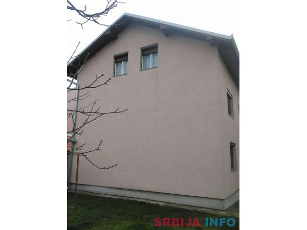 Kuca u centru Mladenovca
