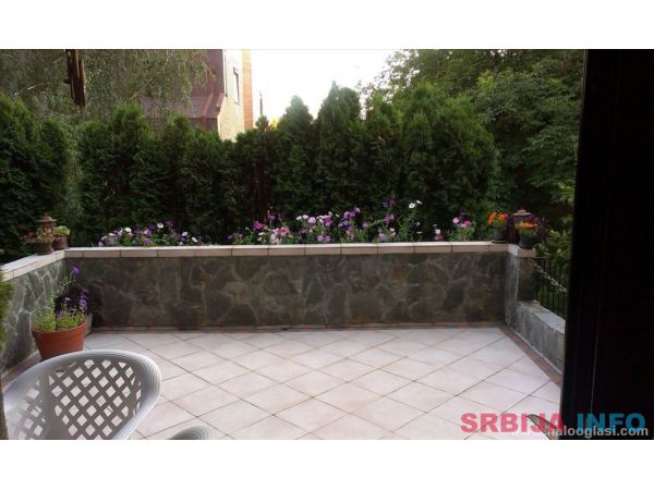 Stan 85m2+terasa 25m2+150m2 vrt za uzivanje