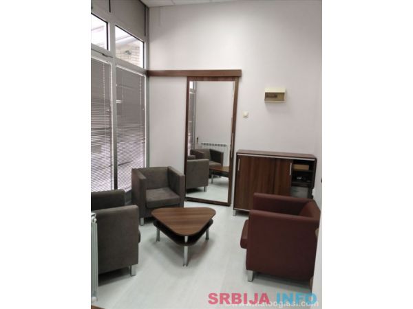 Izdaje se lokal 25m2,u atrijumu zgrade kod Arene