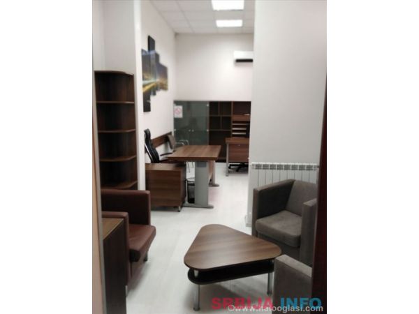 Izdaje se lokal 25m2,u atrijumu zgrade kod Arene