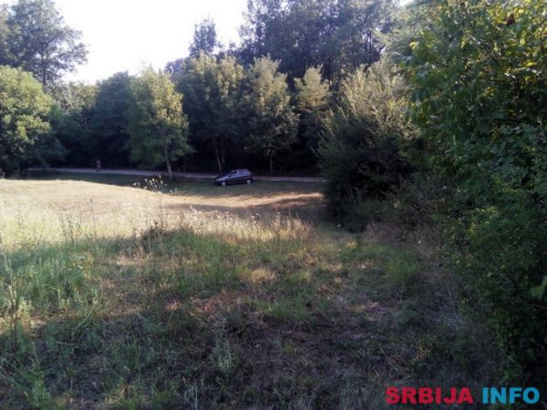 Plac 20 ari, Obrenovac- Mislođin 