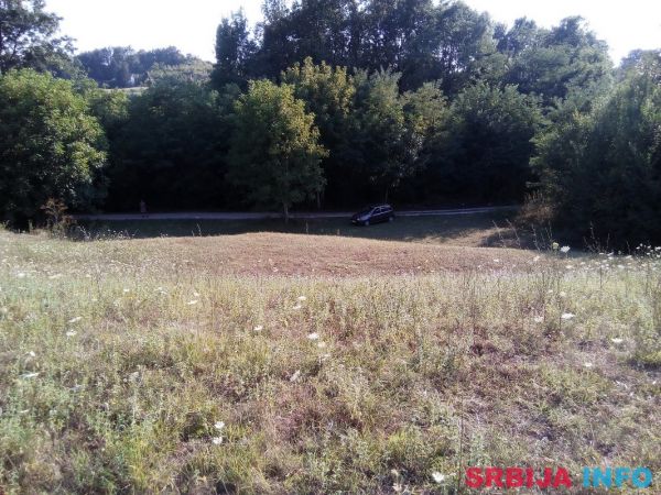Plac 20 ari, Obrenovac- Mislođin 