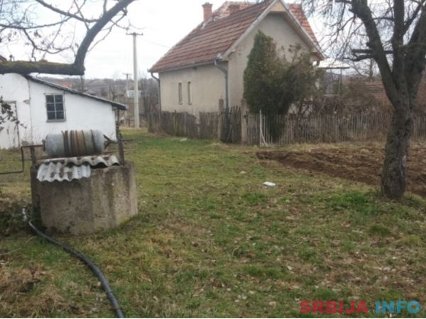 Prodajem seosko domacinstvo, Donja Trepca-Cacak