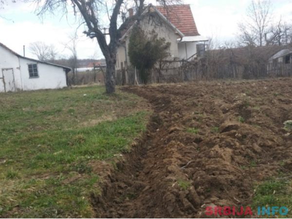 Prodajem seosko domacinstvo, Donja Trepca-Cacak