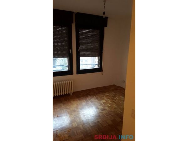 Prodajem stan na Ceraku