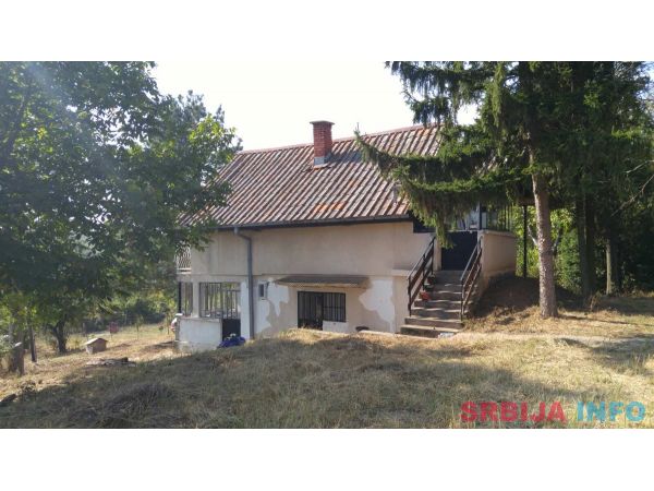 Vikendica Milosevacko jezero 100m2 i 20ari
