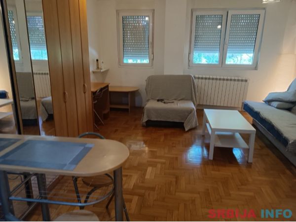 Izdajem stan na Zvezdari 