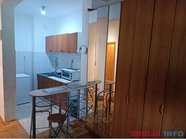 Izdajem stan na Zvezdari 