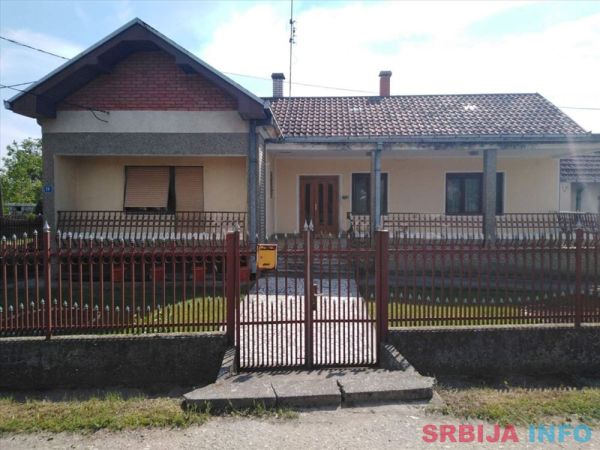 Odlicna kuca za porodicu Aleksandrovac-Žabari