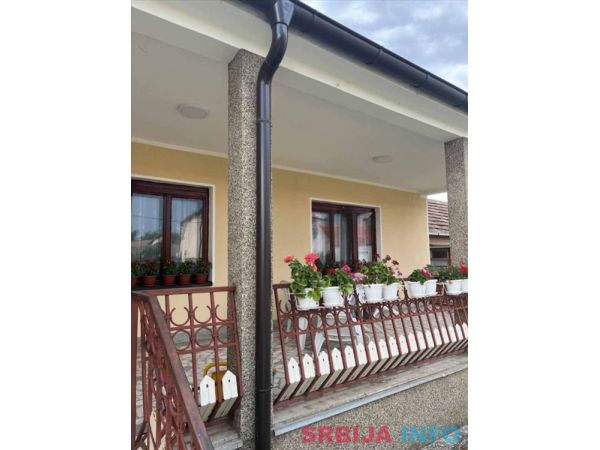 Odlicna kuca za porodicu Aleksandrovac-Žabari