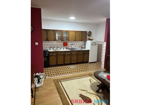 Odlicna kuca za porodicu Aleksandrovac-Žabari