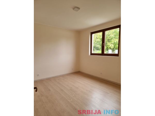 Moderna vila sa bazenom na Palicu