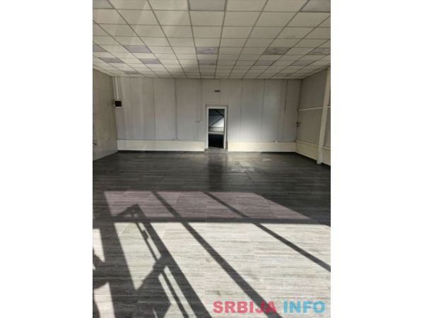 Izdaje se lokal na bulevaru u Sremskoj Mitrovici