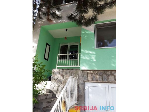 Na prodaju kuca u Sremskoj Kamenici