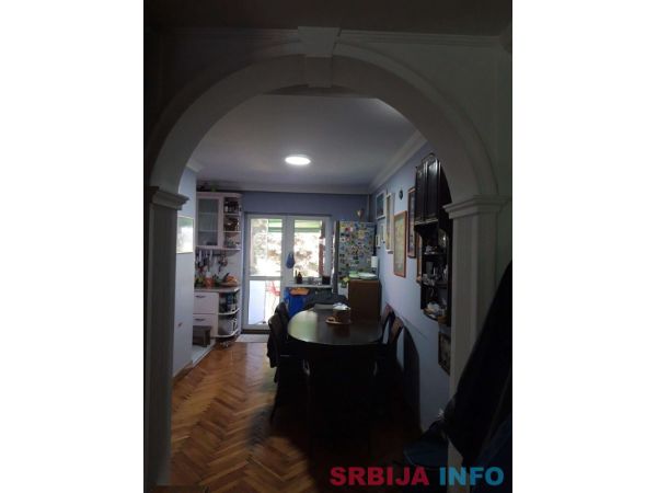 Na prodaju kuca u Sremskoj Kamenici