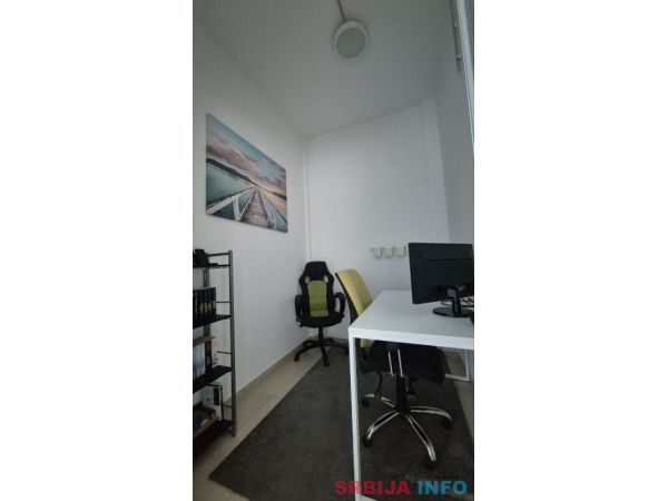 Poslovna zgrada na prodaju Novi Sad-Telep