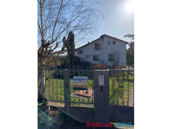 Na prodaju dve kuce u Slatini-Sopot