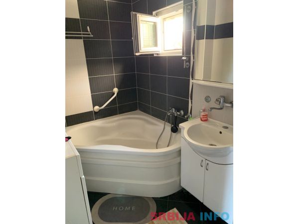 Na prodaju dve kuce u Slatini-Sopot