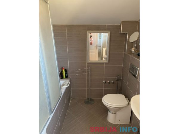 Na prodaju dve kuce u Slatini-Sopot