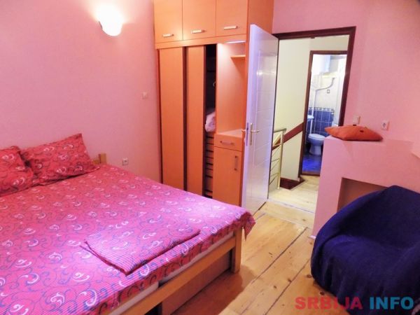 Centar-Ekonomski fakultet, LUX namesten, moderan