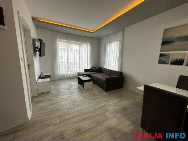 Prodajem LUX kompletno opremljen stan na Kopaoniku