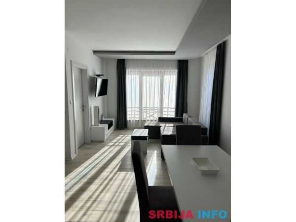Prodajem LUX kompletno opremljen stan na Kopaoniku